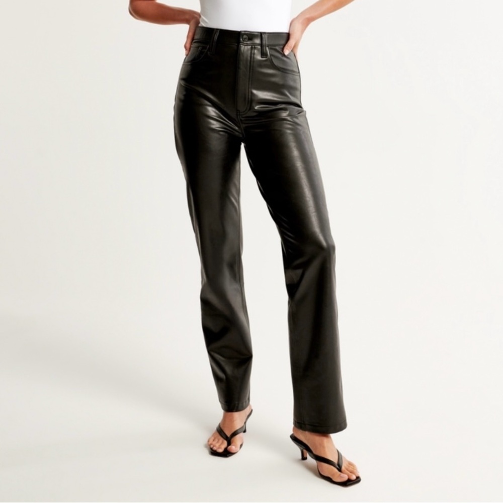 Classic 90s Straight fit Vegan Leather Pants